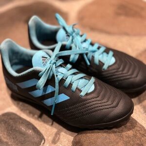 Indoor Turf Soccer Shoes Size Y4